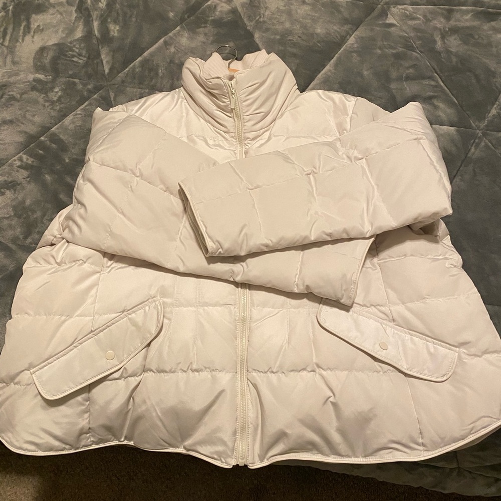** PUFFER COAT **